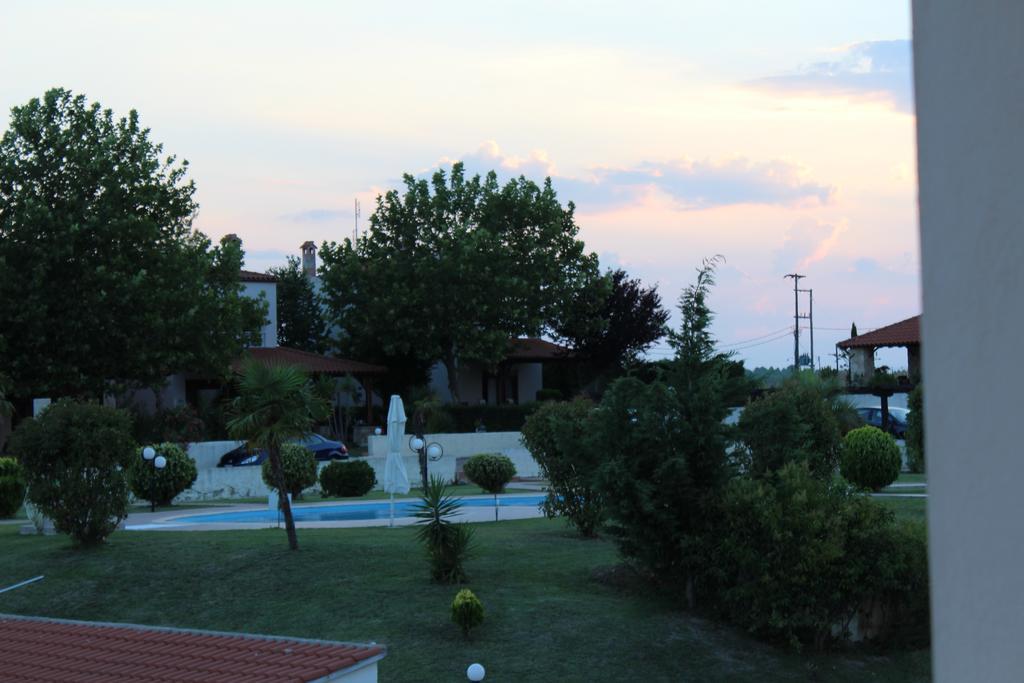 Villa Petra Áfitos Exterior foto