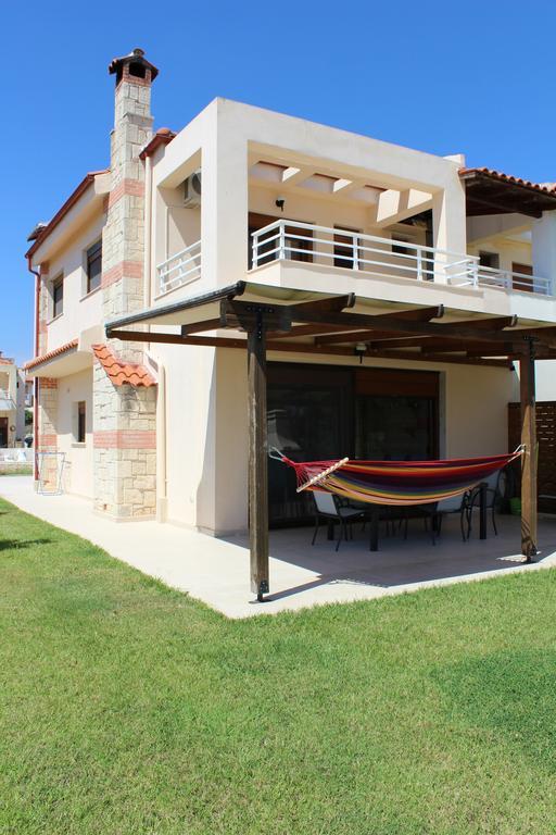 Villa Petra Áfitos Exterior foto