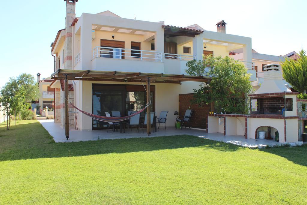 Villa Petra Áfitos Exterior foto