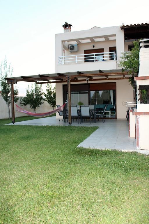 Villa Petra Áfitos Exterior foto