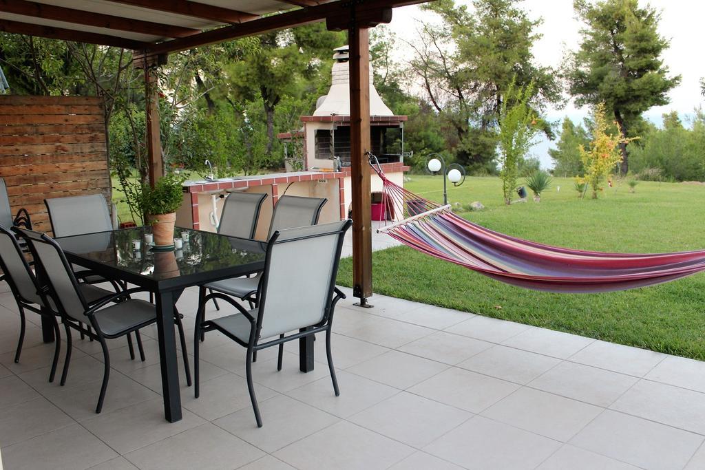 Villa Petra Áfitos Exterior foto